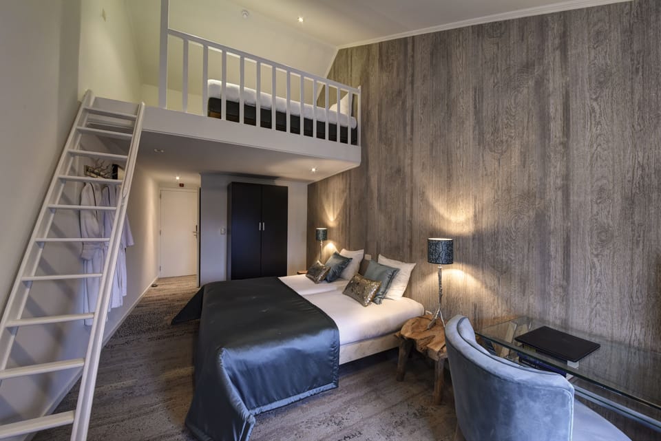In-room safe, rollaway beds, free WiFi