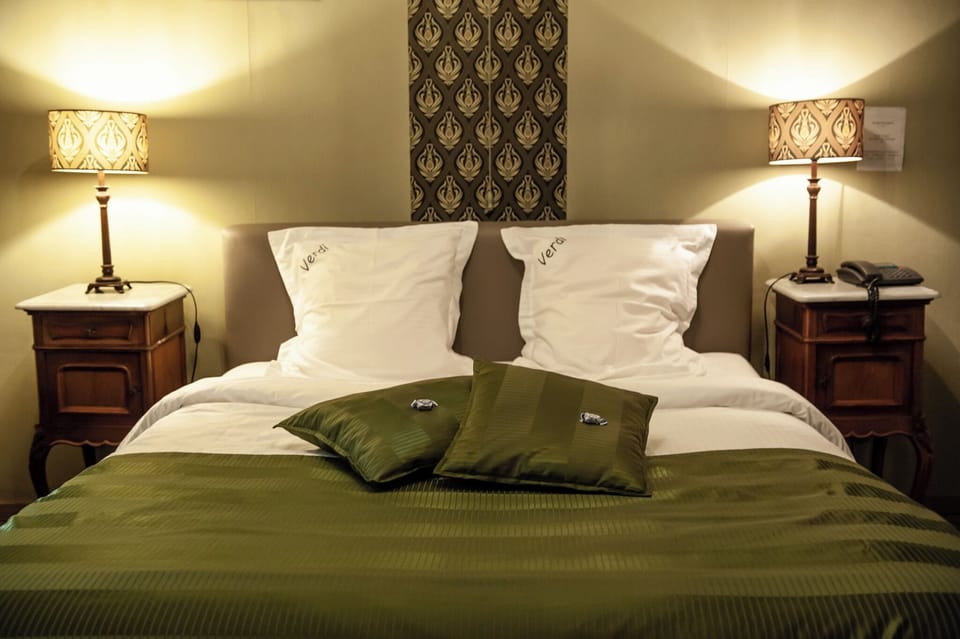 Economy Double Room | 1 bedroom, desk, iron/ironing board, free WiFi
