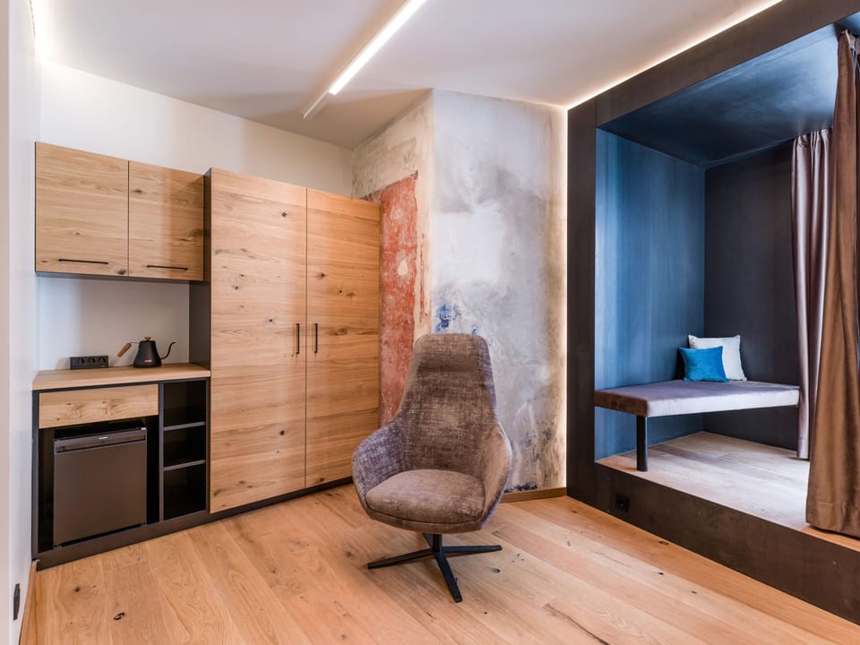 Deluxe Room | Hypo-allergenic bedding, in-room safe, individually decorated