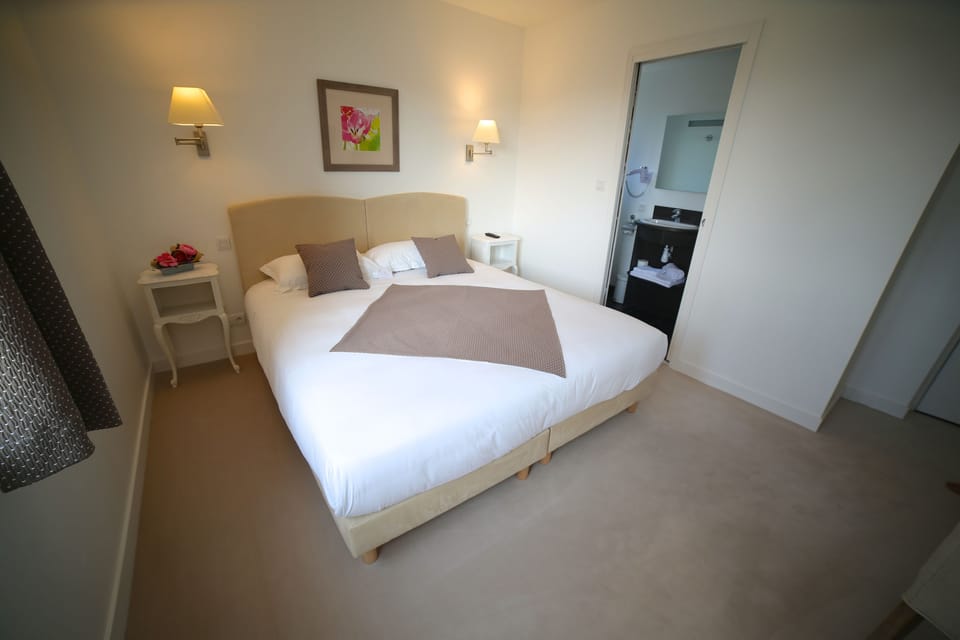 Superior Double Room | Premium bedding, down comforters, individually decorated, desk