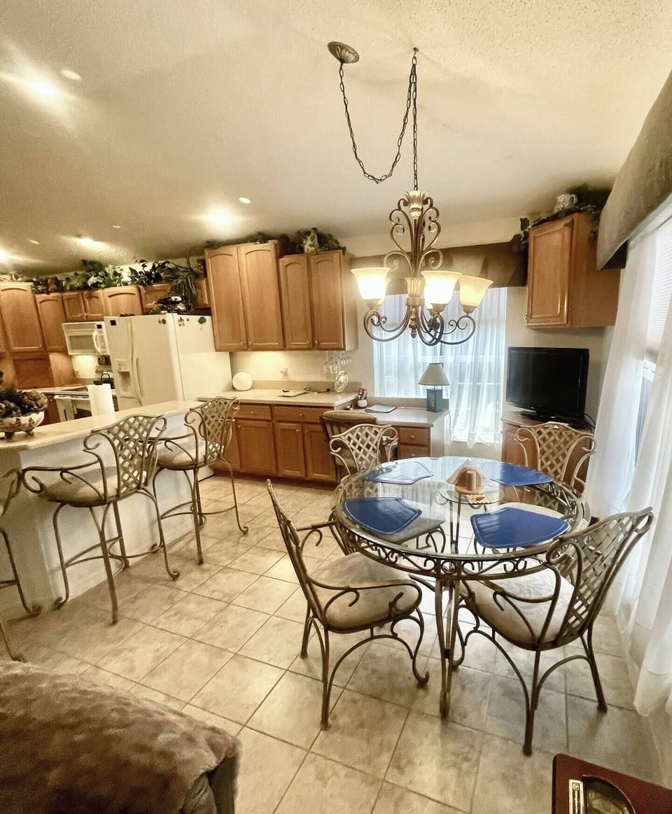 Kitchen Dinette