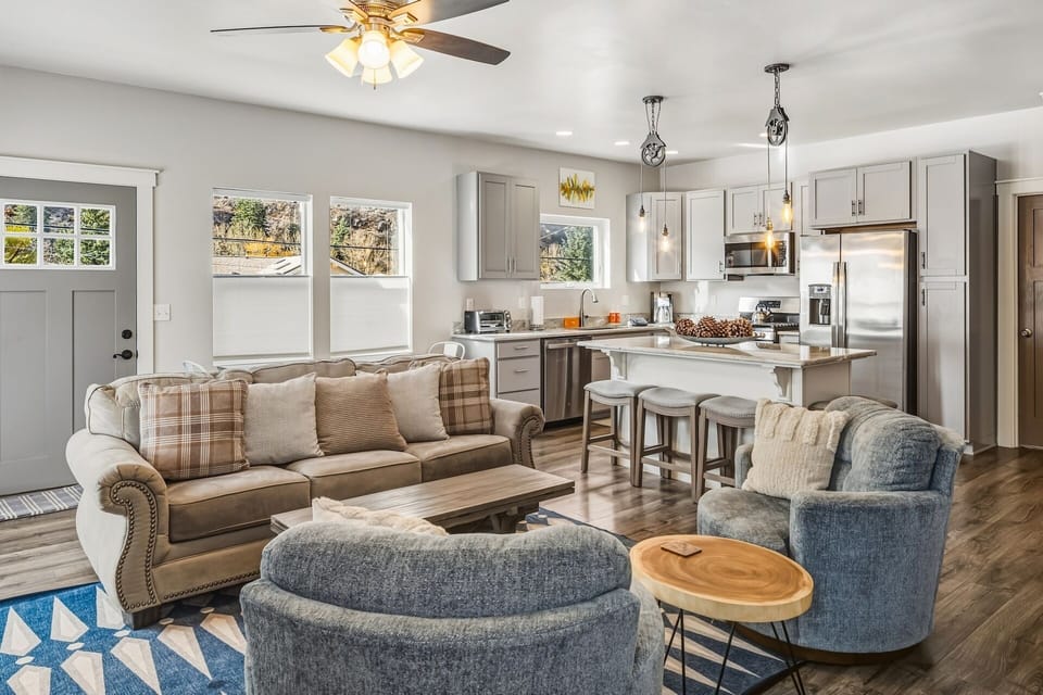 Living room 3