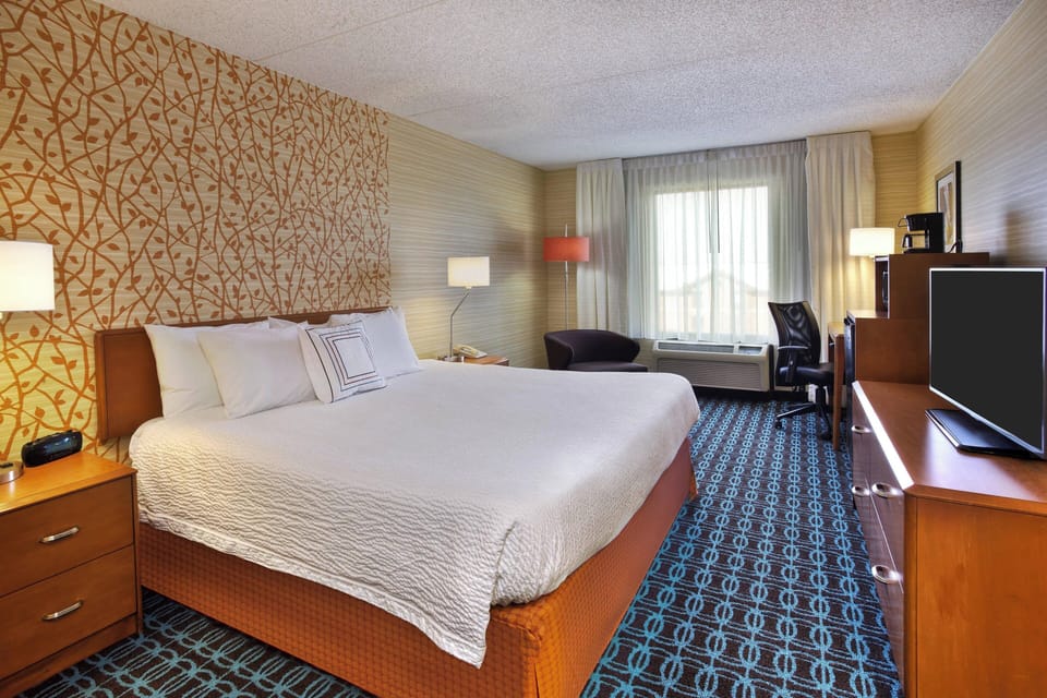 Desk, blackout drapes, iron/ironing board, free WiFi