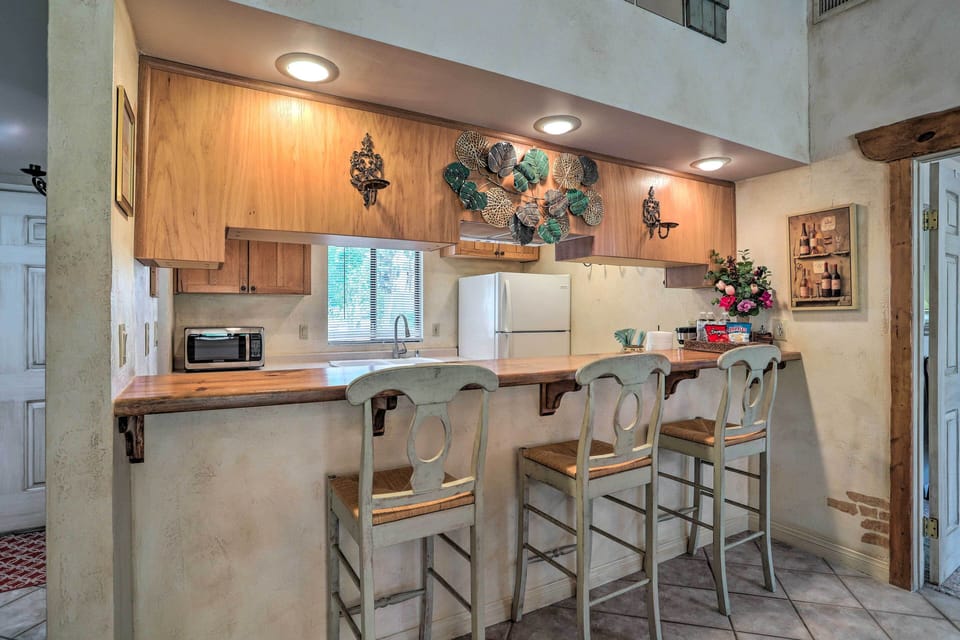 Kitchen | Main Level | Coffee Maker | Spices