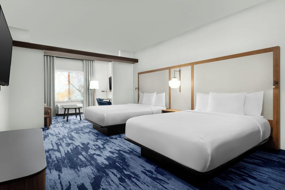 Executive Suite, Multiple Beds | Desk, blackout drapes, iron/ironing board, free cribs/infant beds