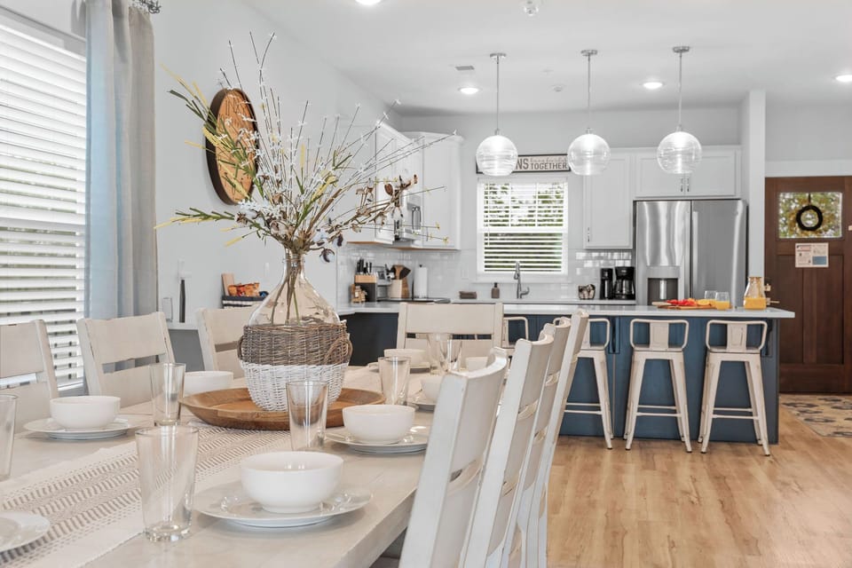 Bright Eating Area