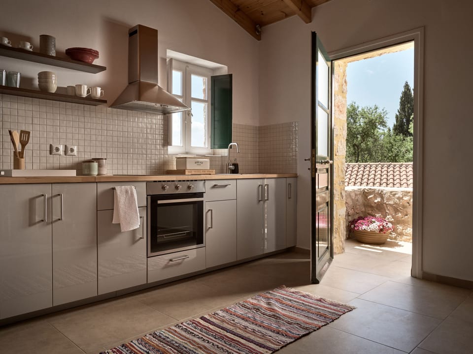 Traditional House | Private kitchen | Full-size fridge, oven, stovetop, espresso maker