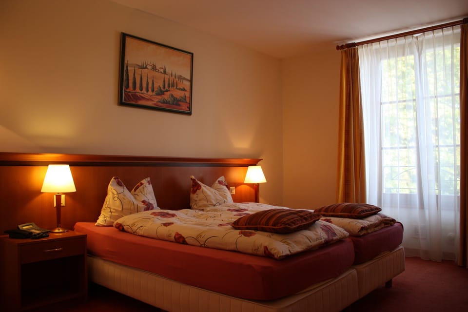 In-room safe, desk, cribs/infant beds, free WiFi