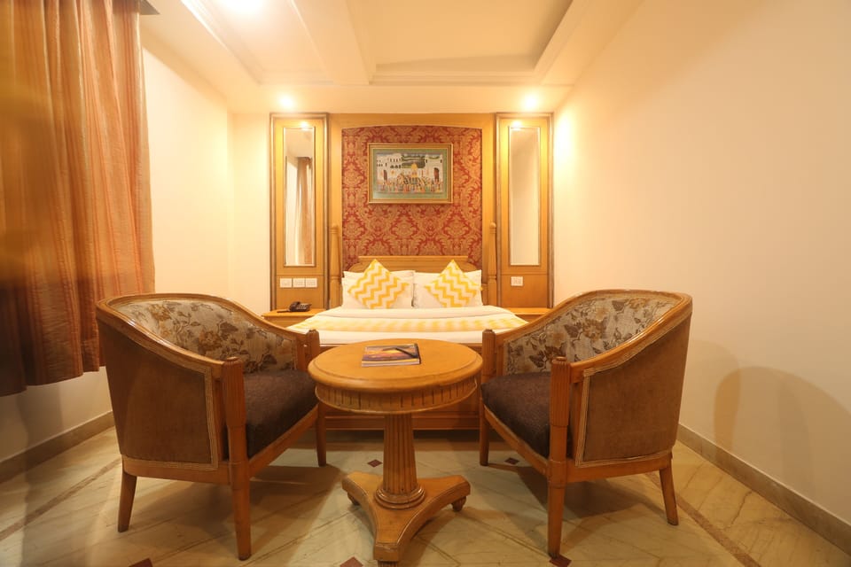 Executive Double Room | Desk, blackout drapes, WiFi (free), bed sheets