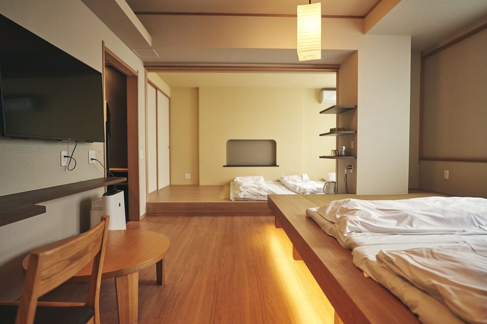 WiFi (free), bed sheets