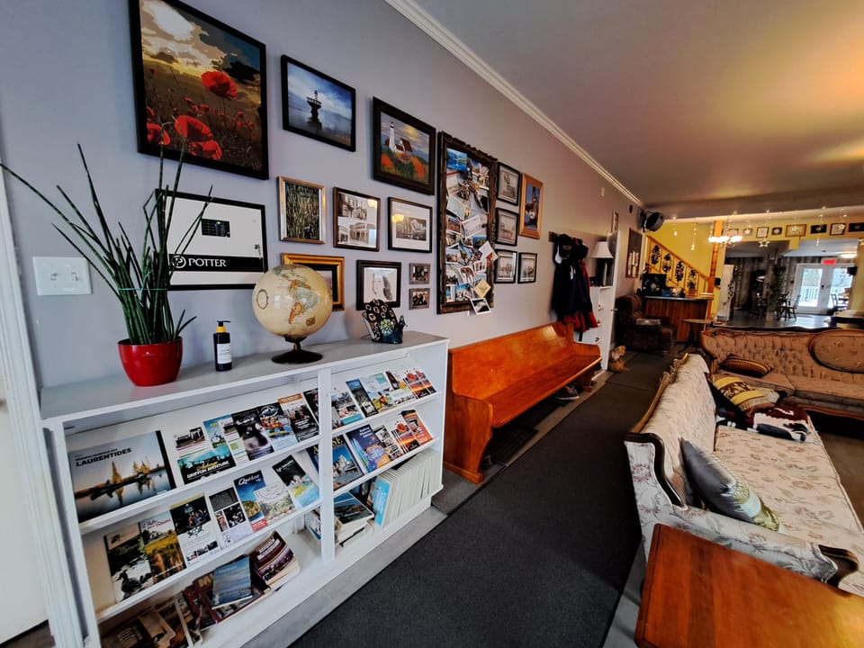 Auberge Jeunesse LouLou's Backpacker Hostel Hostel in Levis