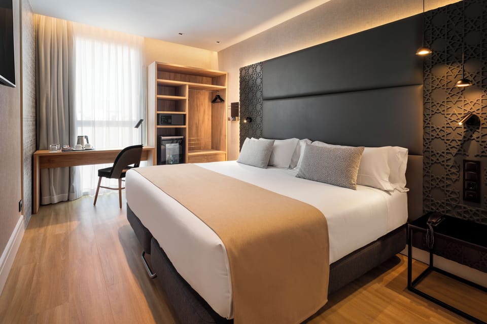 Minibar, in-room safe, desk, free WiFi