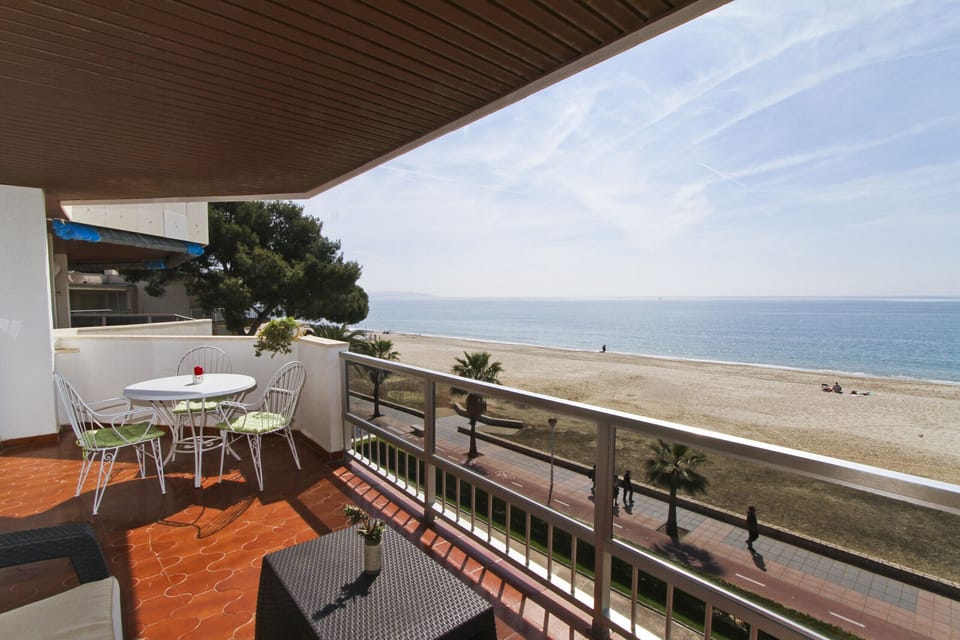 Terrace first line of the sea