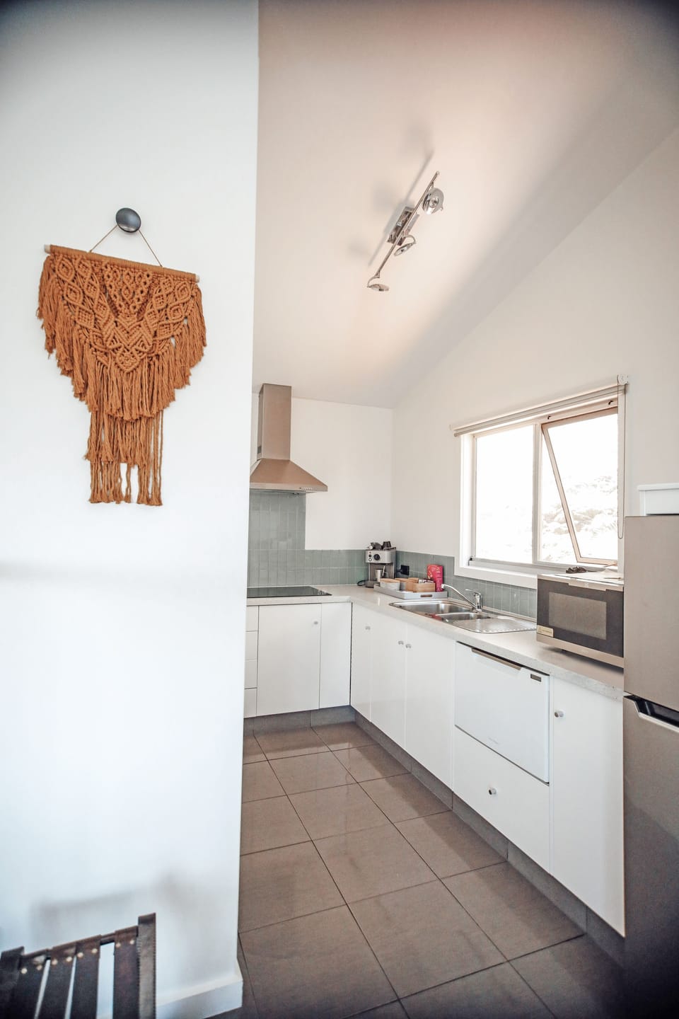 Executive Suite | Private kitchen | Fridge, microwave, oven, stovetop