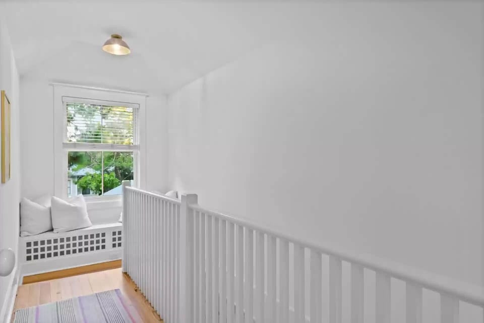 2nd floor landing