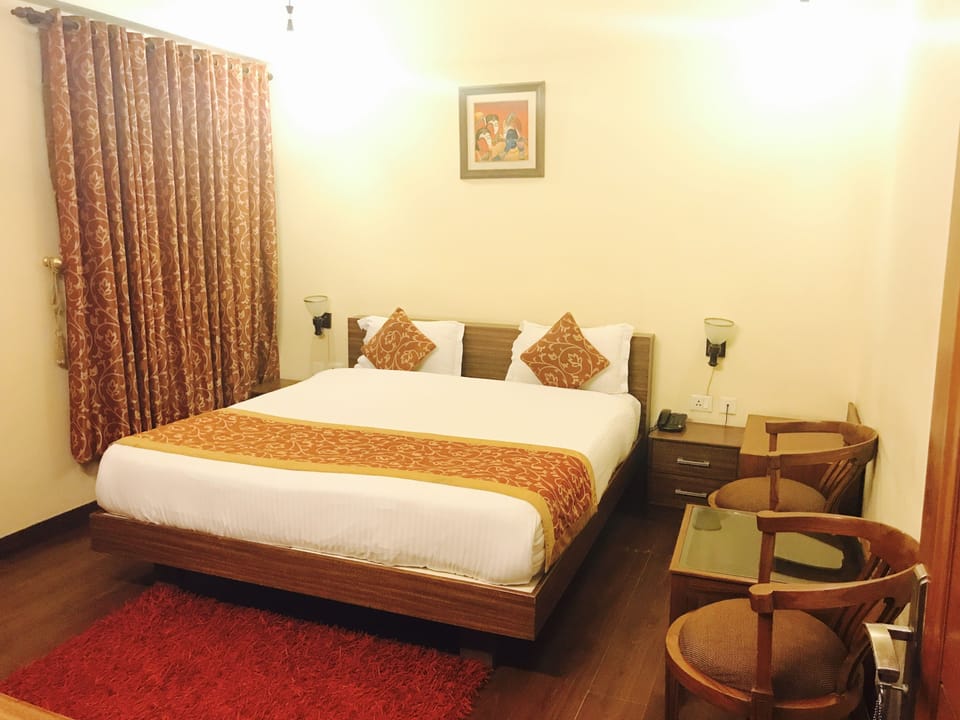 Luxury Room | Living room | LCD TV