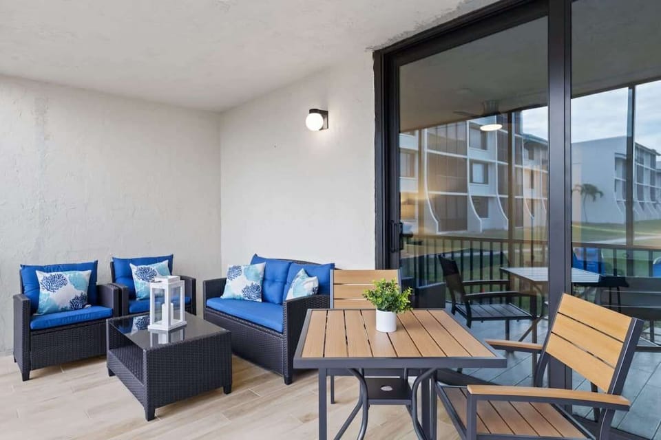 Fully furnished walk out patio