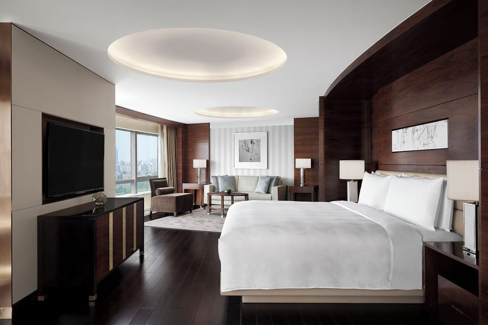 Presidential Suite Room | 1 bedroom, premium bedding, minibar, in-room safe