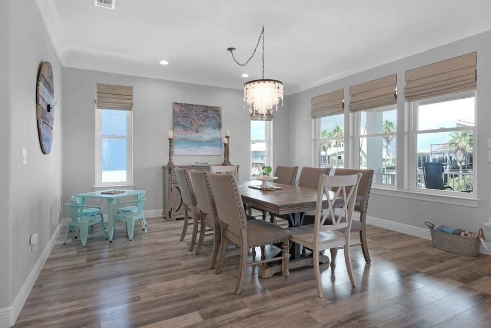 Spacious Waterfront Dining Area for Family Dinners & Kids Table for Little Ones