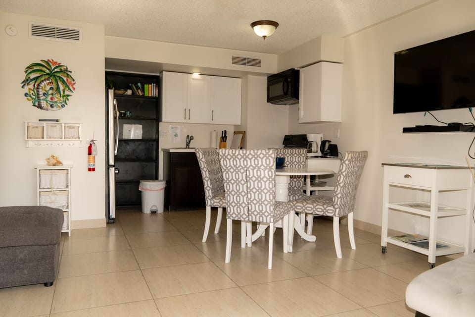 Townhome, 2 Bedrooms | In-room safe, laptop workspace, blackout drapes, iron/ironing board