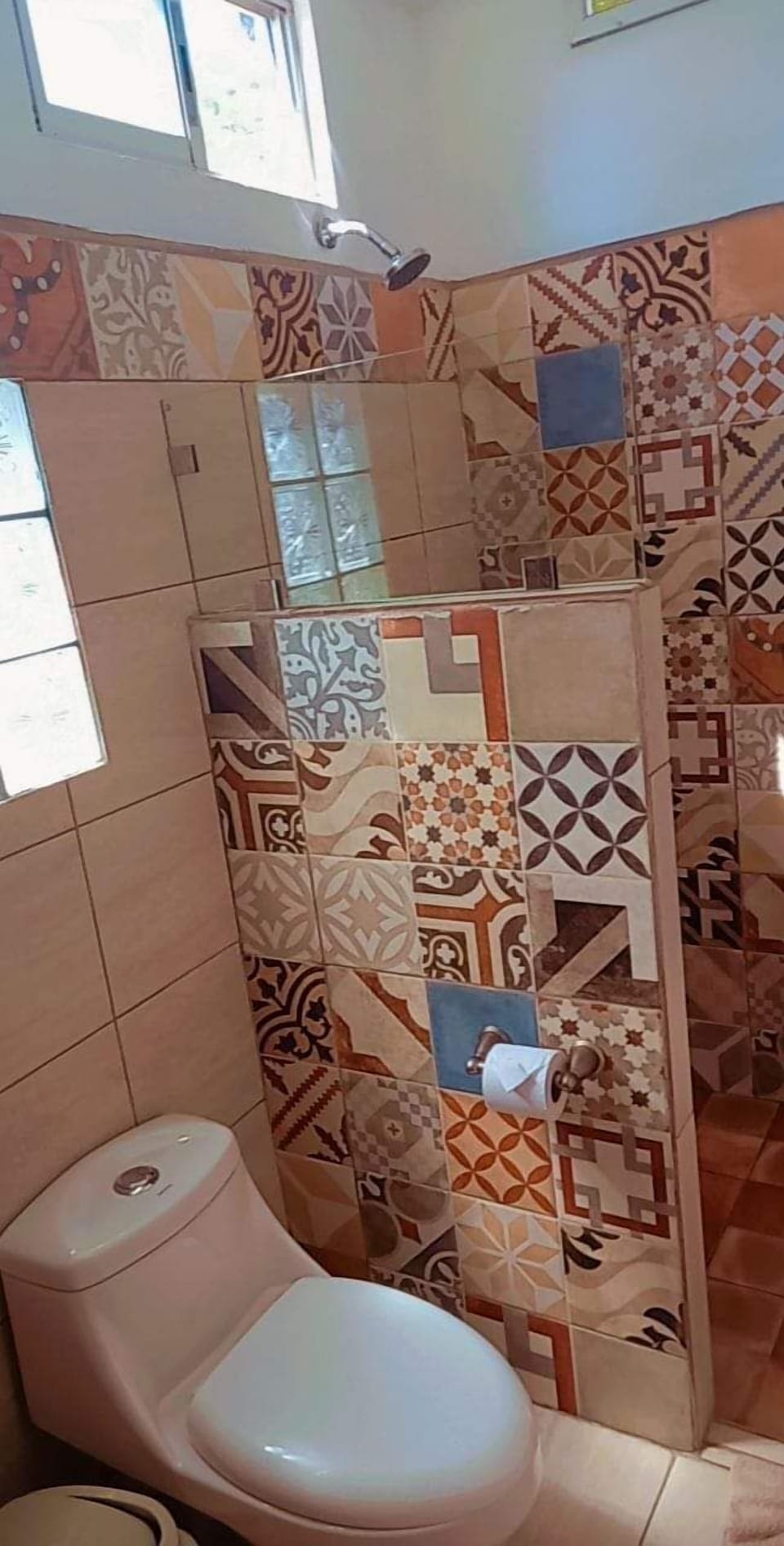 Basic Double Room | Bathroom | Shower, rainfall showerhead, towels, soap