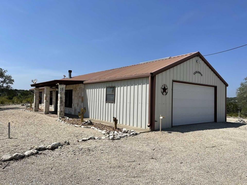 Make the Texas Longhorn Cabin your hilltop home away from home in the beautiful expanses of the Hill Country!
