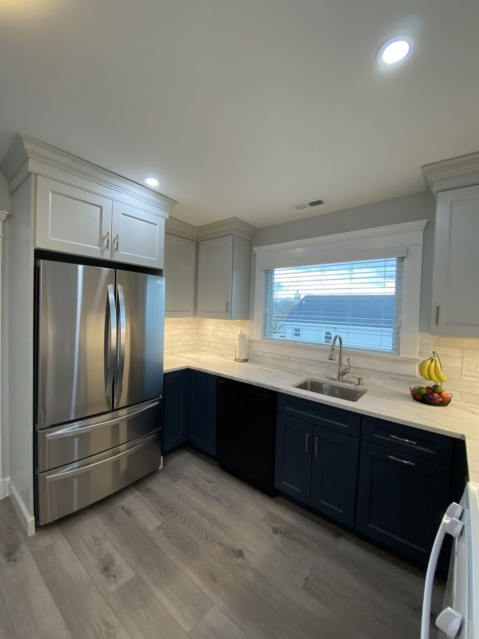 Full service kitchen- Completely stocked with everything you need.