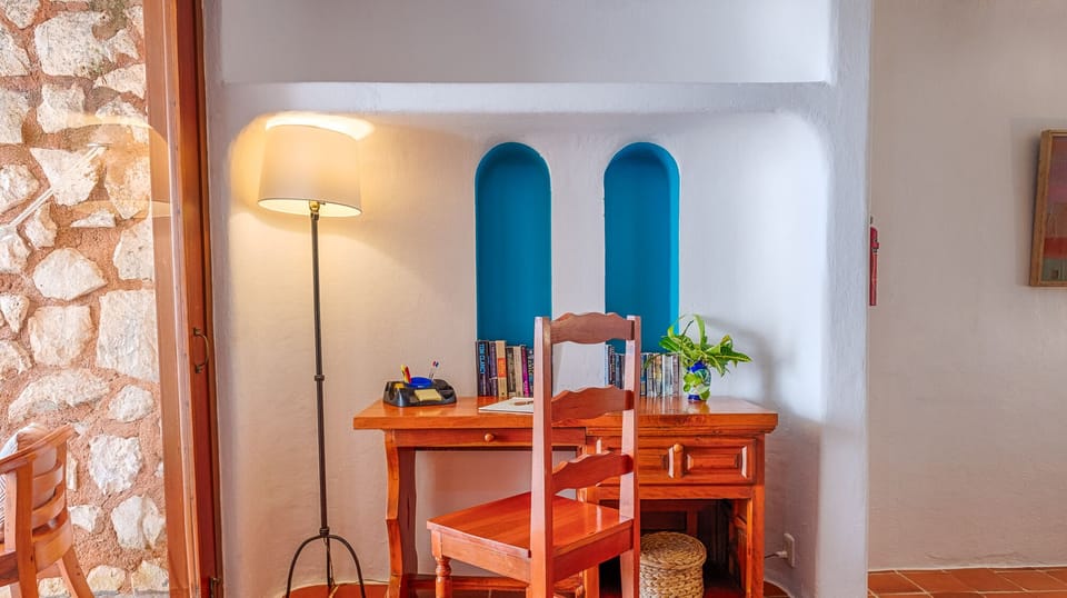 Villa Balakm Ek - Working desk area