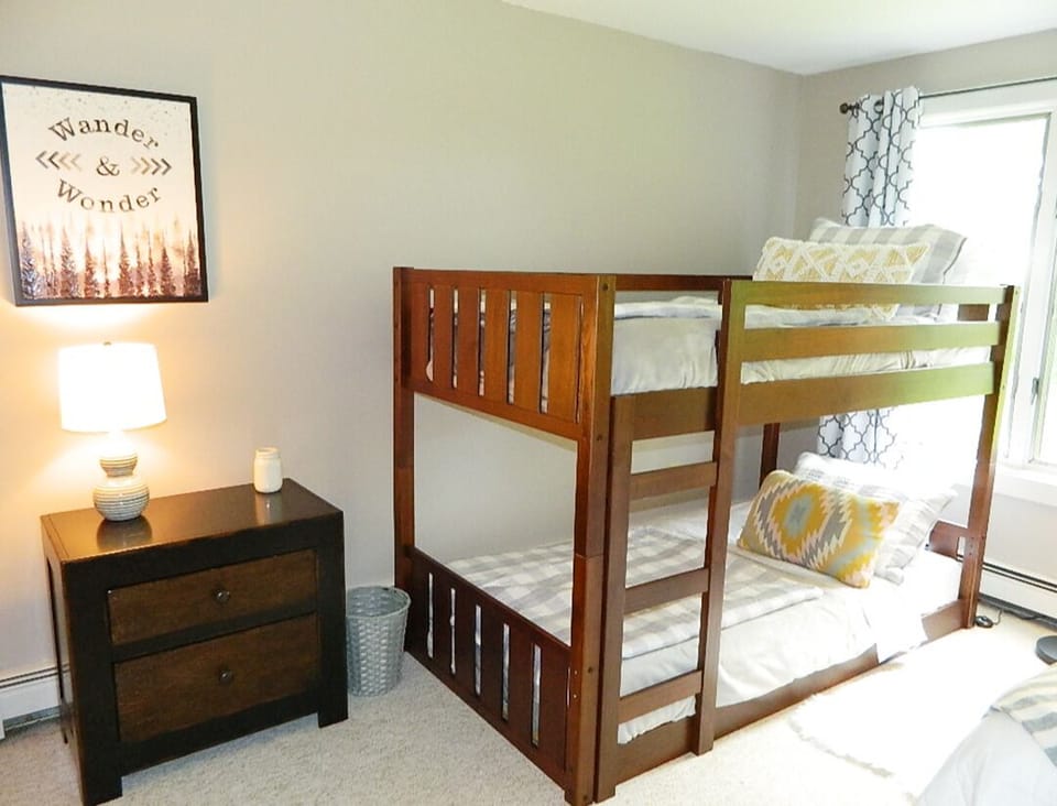 Bedroom #3, 1 queen, twin bunks (lower level)