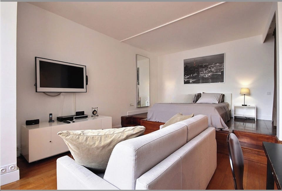 Living room area 