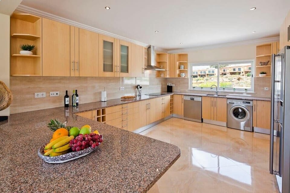 Large open plan kitchen