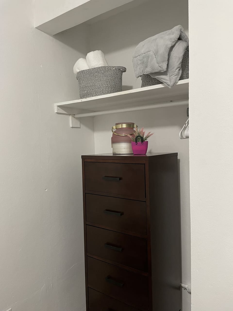 1st bedroom dresser towels, extra blanket