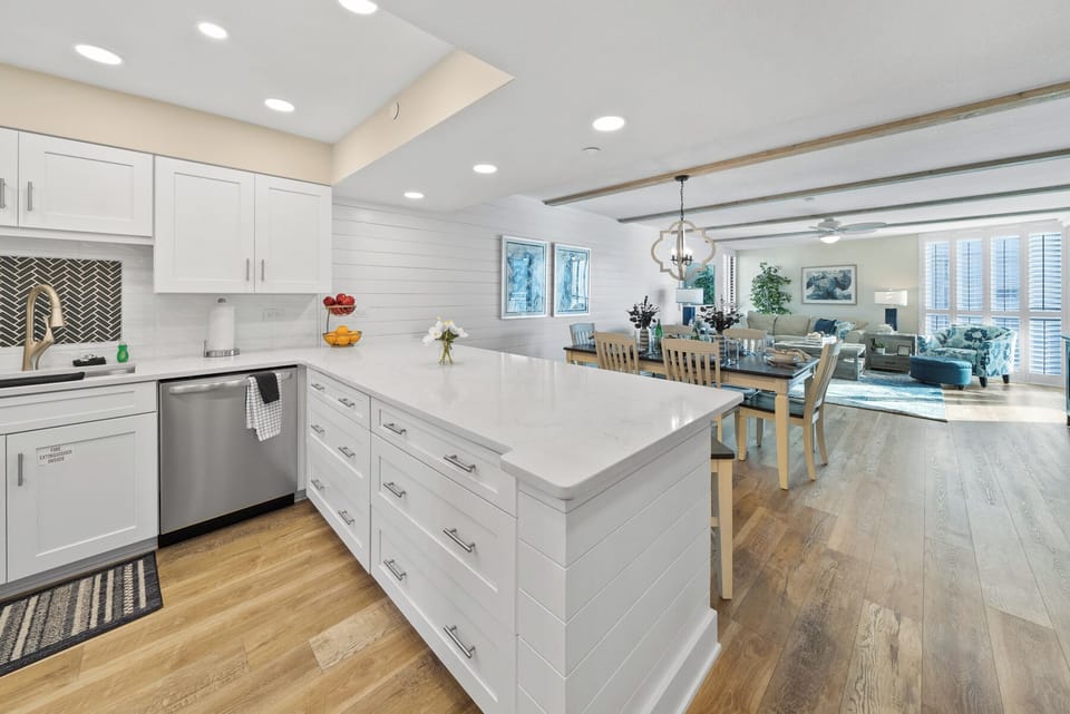 Condo, Multiple Beds, Private Pool, Ocean View | Private kitchen | Fridge, microwave, oven, stovetop