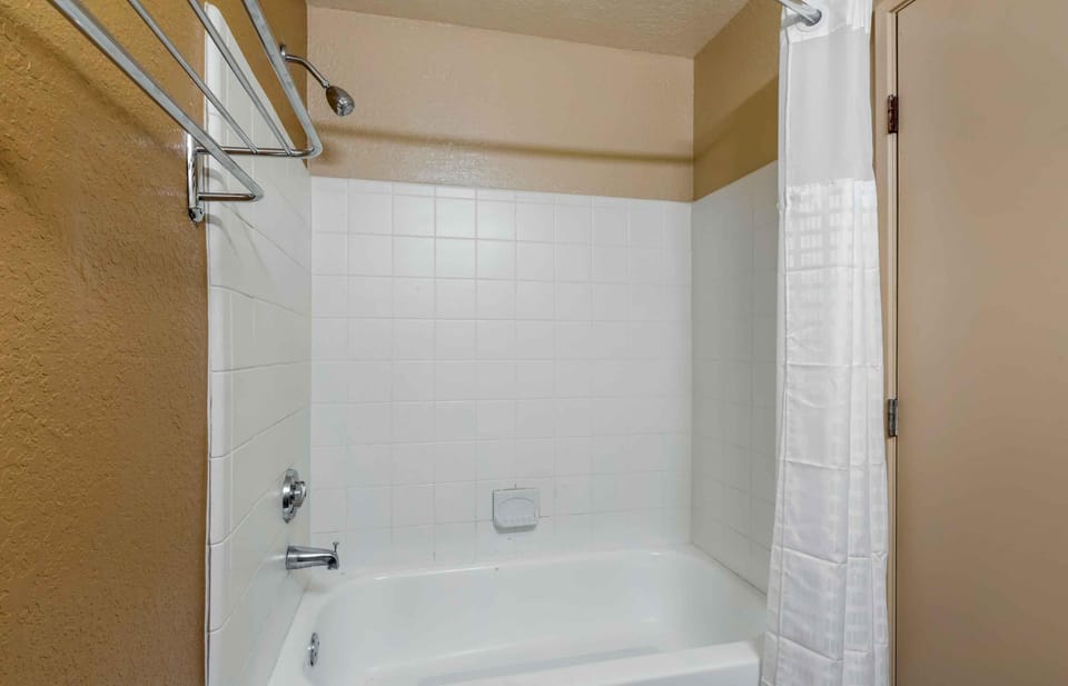 Extended Stay America Select Suites Atlanta Perimeter Hammon Hotel in Sandy Springs