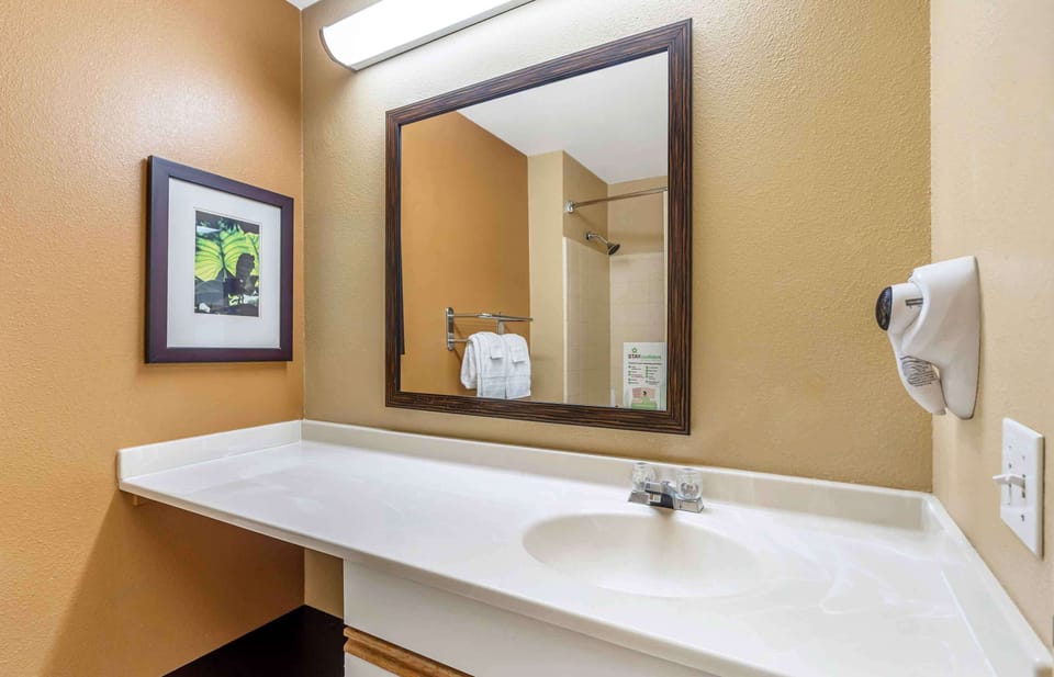 Extended Stay America Select Suites Chicago Naperville East Hotel in Naperville