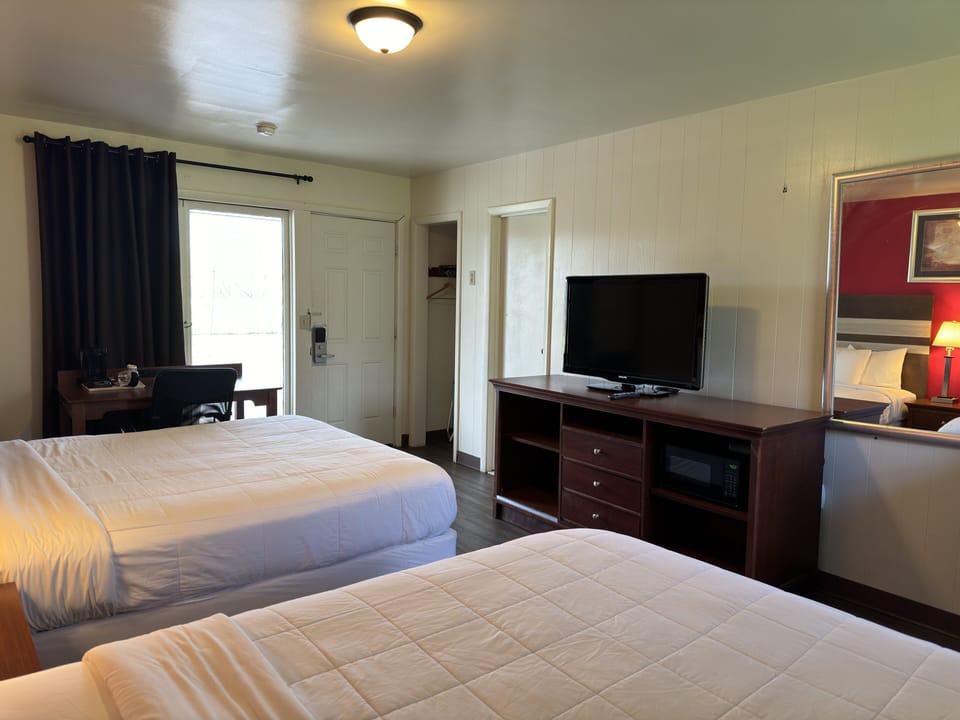 Deluxe Double Room | Desk, rollaway beds, free WiFi