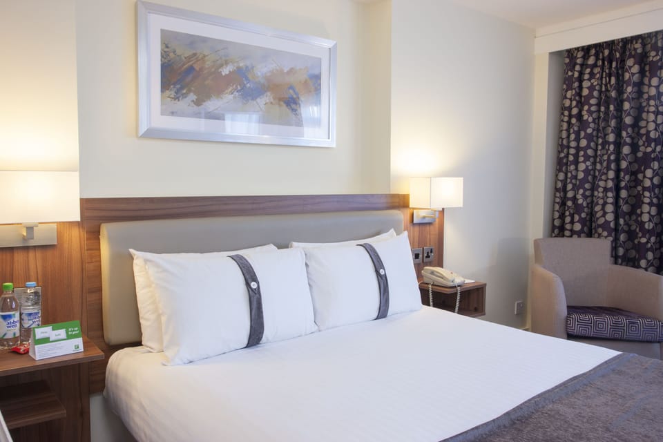 Premium Room, 1 Double Bed | Desk, iron/ironing board, free WiFi, bed sheets