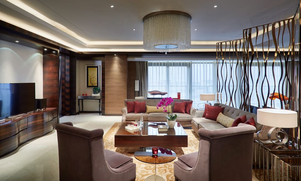 Presidential Suite | 1 bedroom, minibar, in-room safe, desk