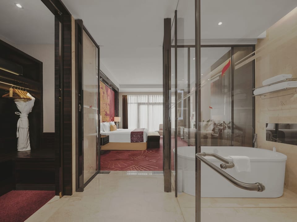 1 bedroom, minibar, in-room safe, desk