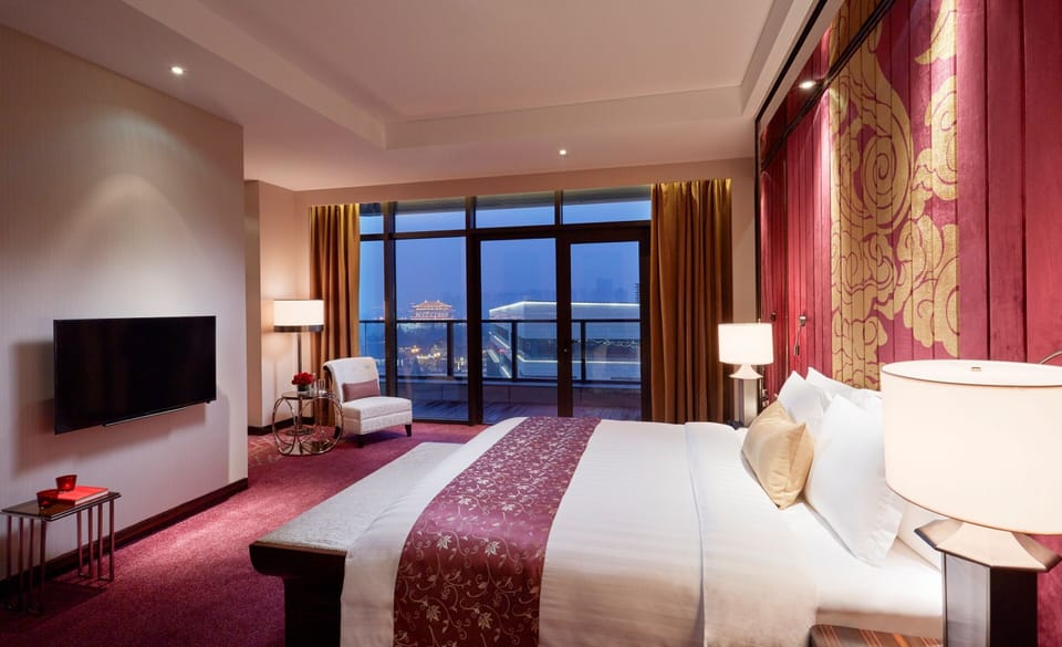 Red Level, Grand Suite | 1 bedroom, minibar, in-room safe, desk