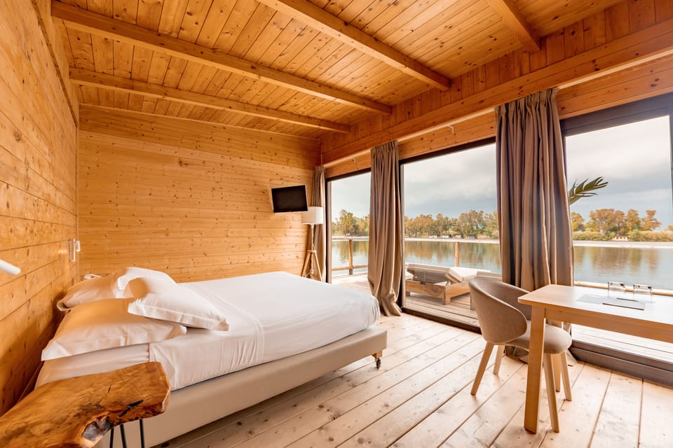 Cottage, Lake View | Premium bedding, down comforters, memory foam beds, in-room safe