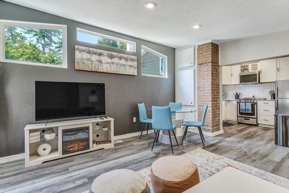 Fireplace and a smart TV!