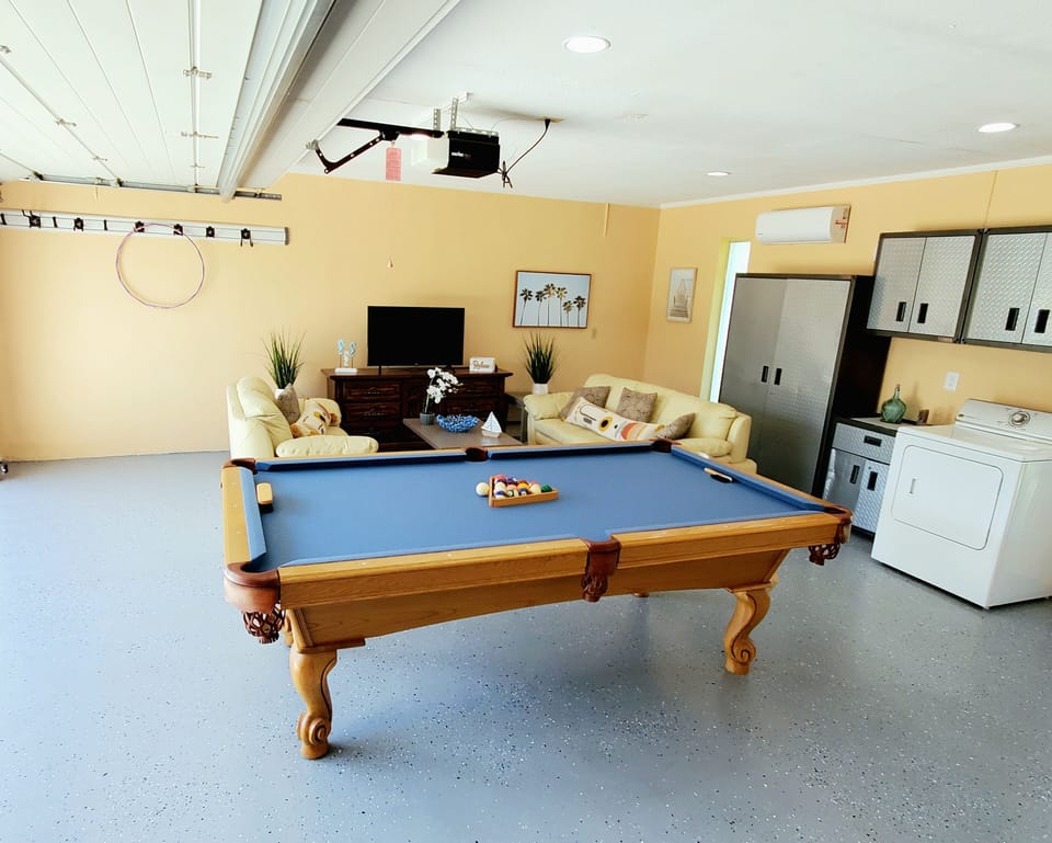Entertainment Room pic 3