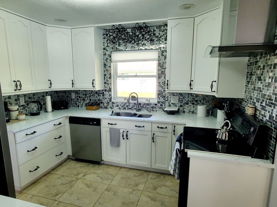 Kitchen pic 1
