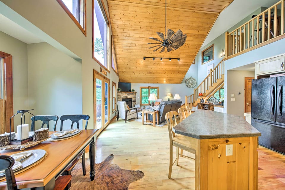Dining Area | Main Floor