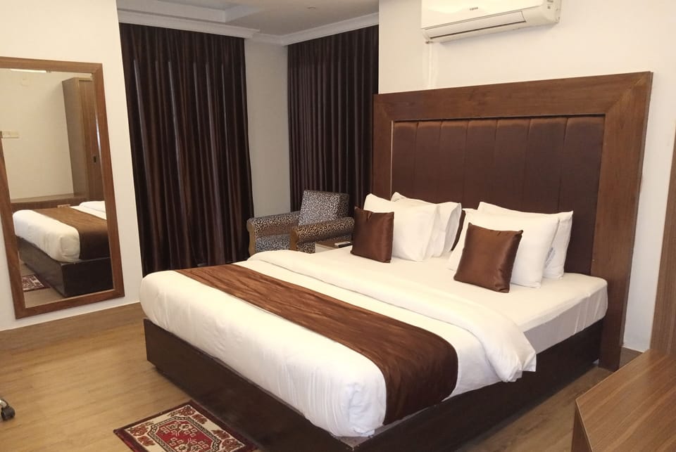 Luxury Single Room, 1 King Bed | Down comforters, Select Comfort beds, individually decorated