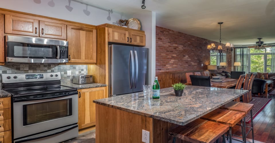 Boise 160-6 | Private kitchen | Full-size fridge, microwave, oven, stovetop
