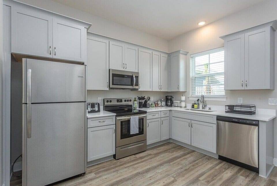 Fully Stocked Kitchen available so you can cook meals during your stay in Pensacola. 