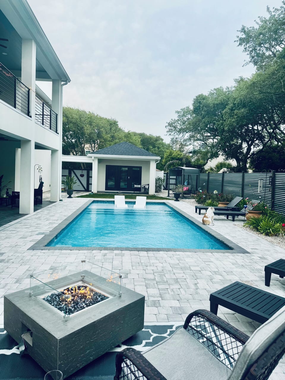 POOL HOUSE BUNGALOW
