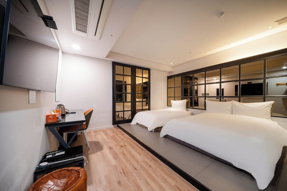 Deluxe Twin (5 Free OTTs Available) | Individually decorated, desk, soundproofing, free WiFi